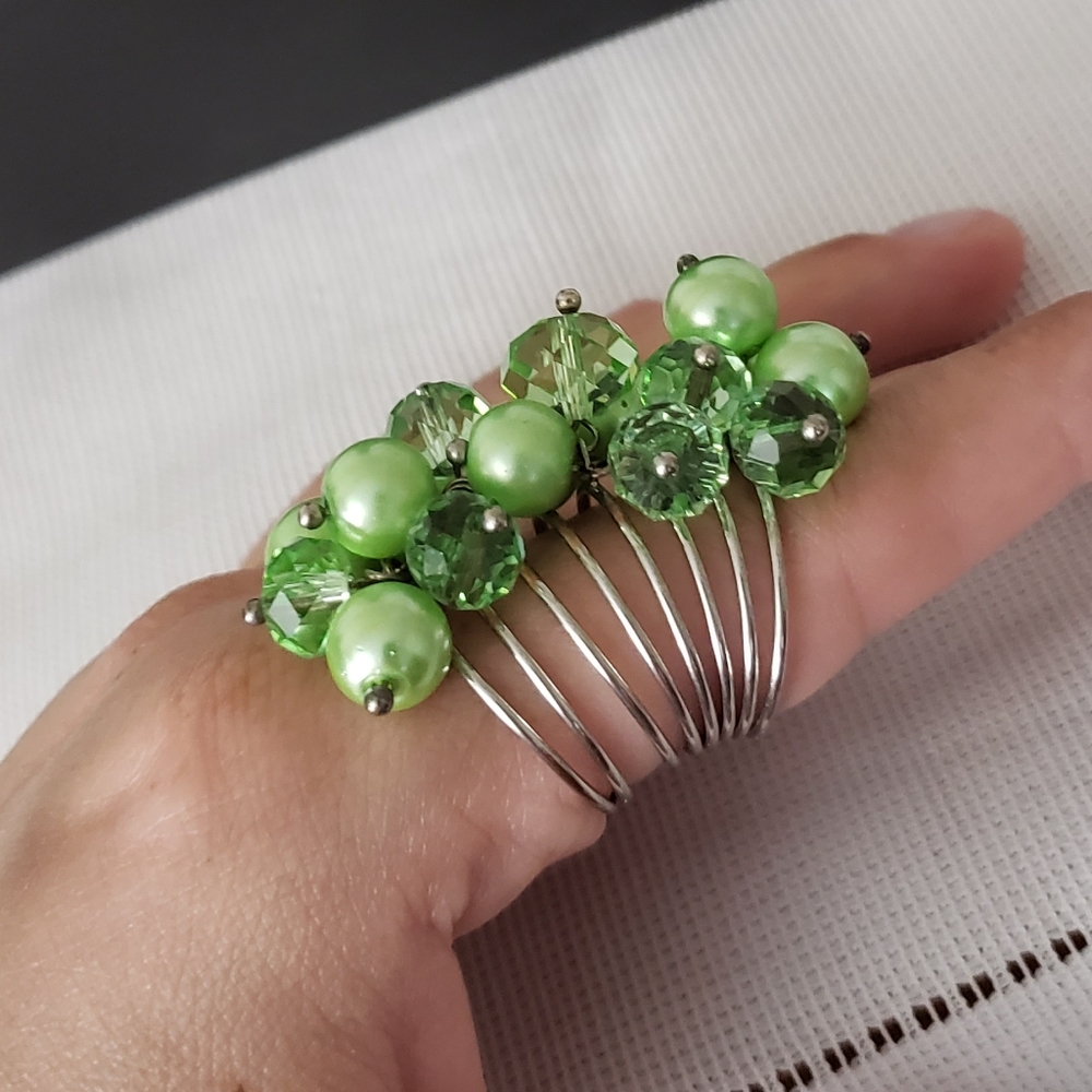 ⭐5/$25 Fun Funky  Lime Green Peridot August Beaded Bauble Ring - Picture 8 of 13